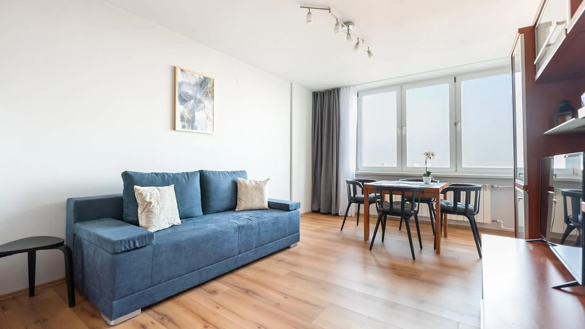 Park Morskie Oko View Apartment Warsaw